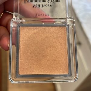 And Other Stories Veil Ivory Luminising Crème